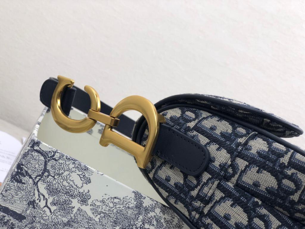 dior-medium-saddle-bag-with-strap-blue-oblique Shoulder