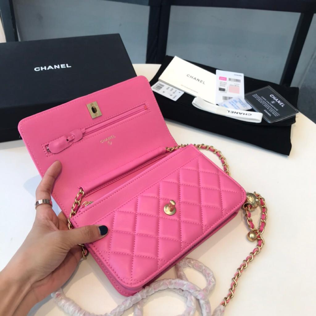 chanel-logo-wallet-on-chain-pink ohter