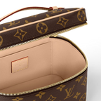 lv-toiletry-bag Handle