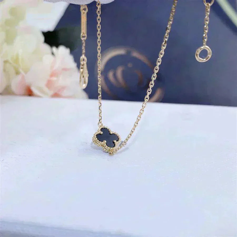 VCA CLOVER ONYX SINGLE FLOWER BRACELET